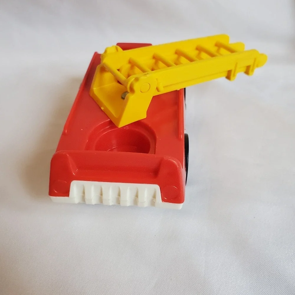 Vintage Fisher Price Little People Red Fire Truck‎ Main Street